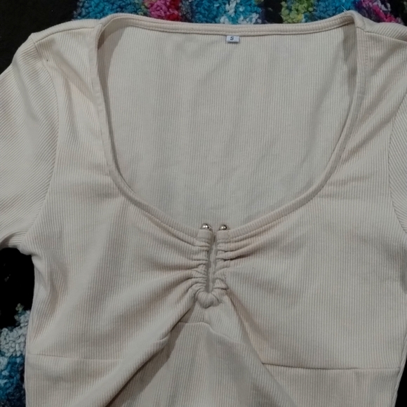 Sexy Tan Crop Top 👄 - Picture 3 of 4